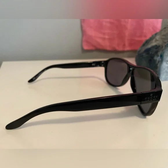 EUC GUCCI Aviator Sunglases